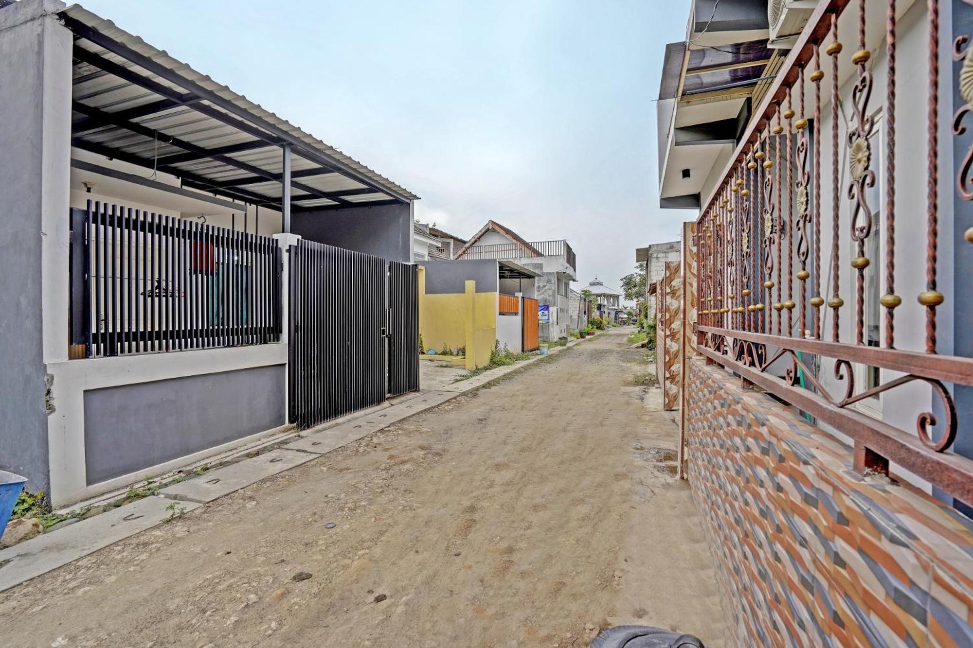 Oyo Life 91866 Paradise Ok Kost Syariah Mojokerto 外观 照片