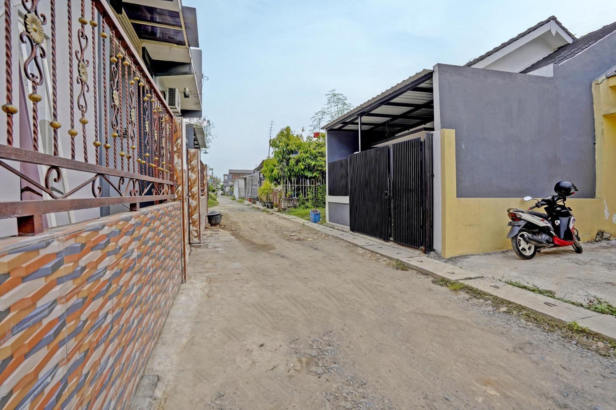 Oyo Life 91866 Paradise Ok Kost Syariah Mojokerto 外观 照片